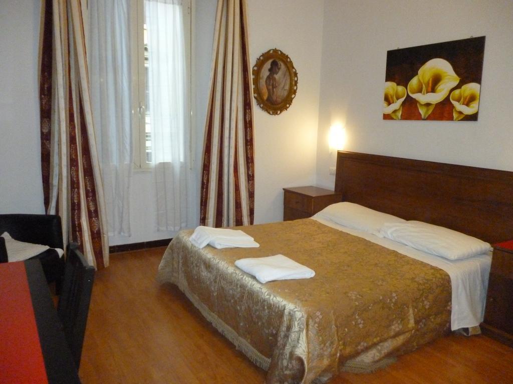 Hotel Gloria โรม ภายนอก รูปภาพ