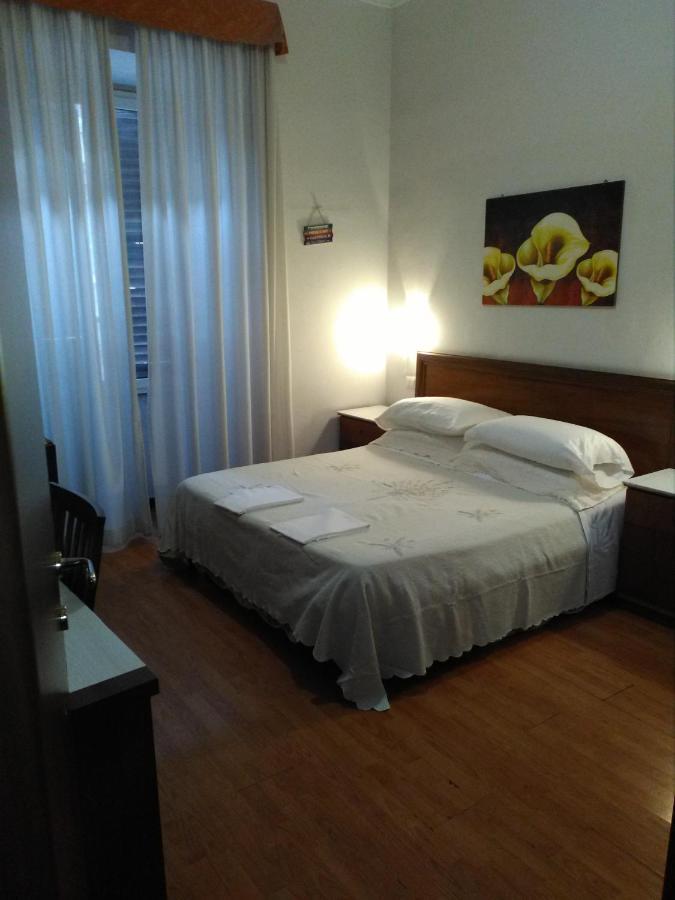 Hotel Gloria โรม ภายนอก รูปภาพ